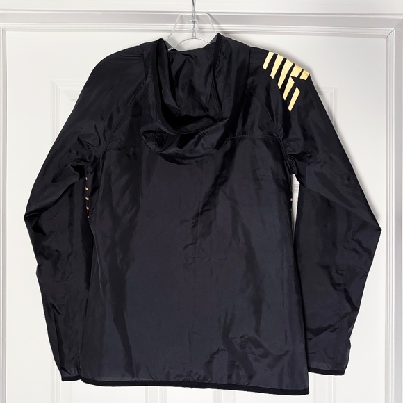 New Balance Reflective Accelerate Windcheater Jacket - Small - Picture 8 of 11